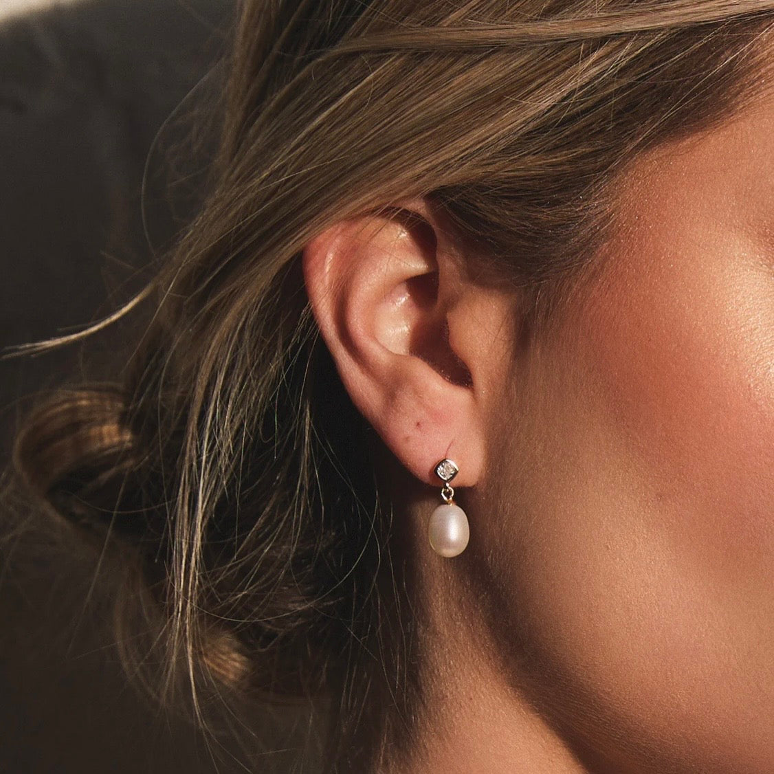 Pearl drop studs