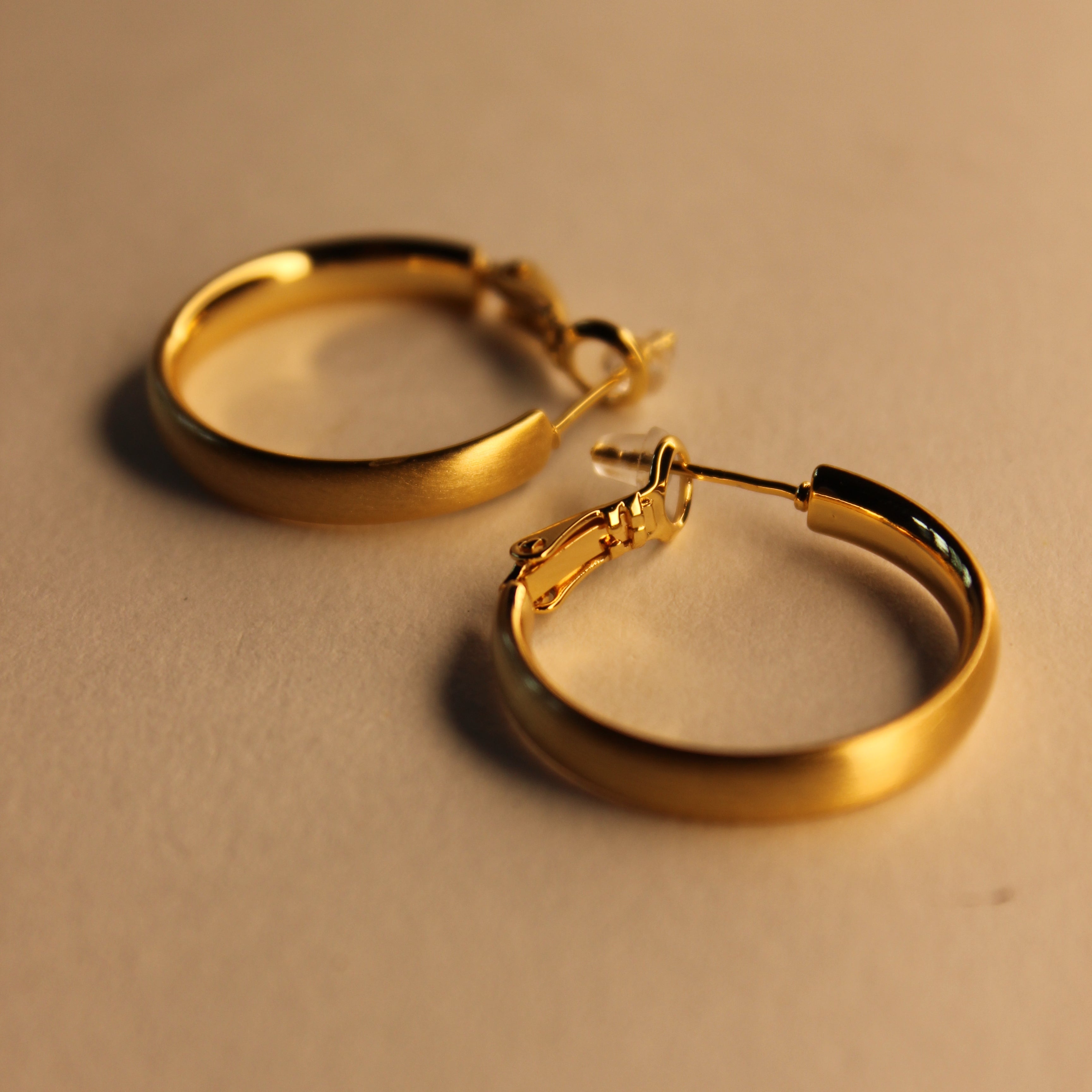 Sora Hoop Earrings